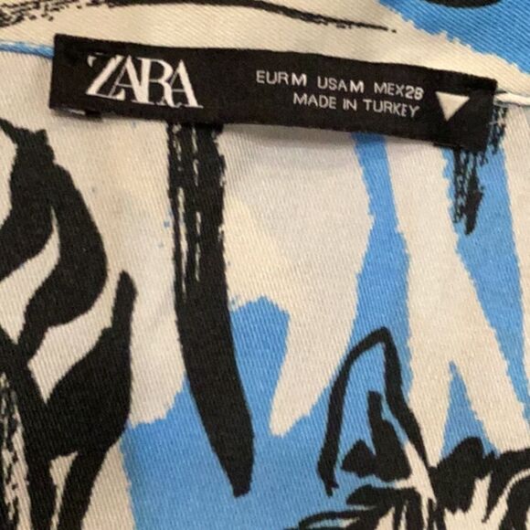 Zebra print satin blouse size Medium - Picture 10 of 12